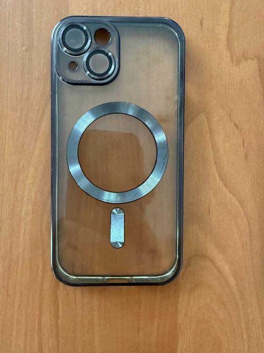 Husă iPhone 15 cu MagSafe și Protecție Cameră – Transparentă/Fumurie