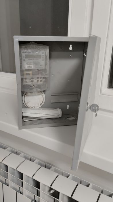 Продам счётчик с ящиком дешево