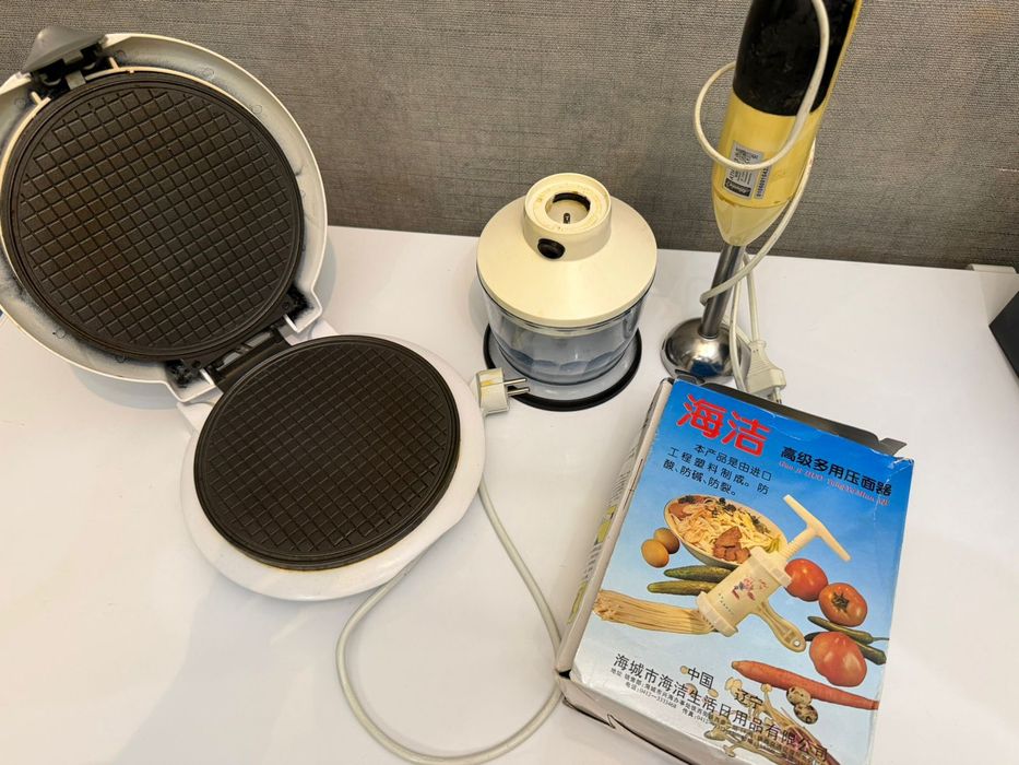 Блендер, вафельница, лапшерезка