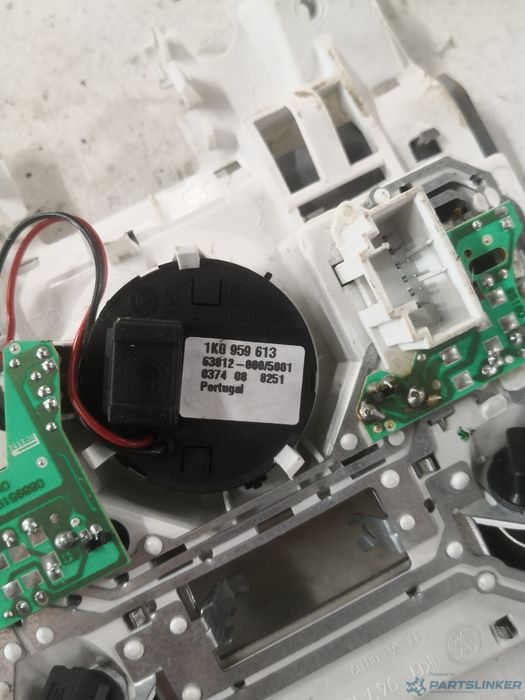 Lumini Plafon Volkswagen Passat Variant (3B6) [ 2000 - 2005 ] Oem 1K09