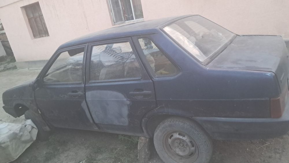 Автомобиль ваз 21099