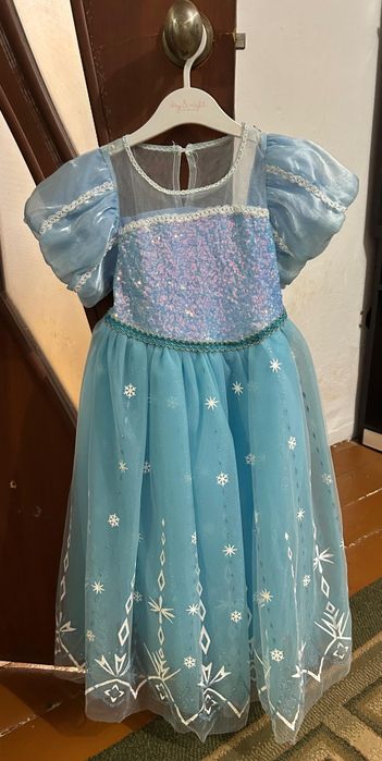 Платье Эльзы с аксессуарами