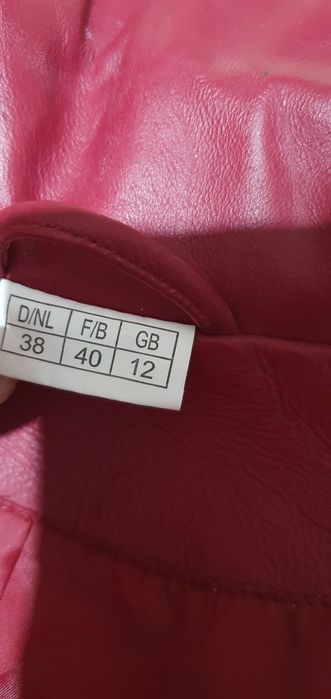 Vând geaca damă piele mărimea 38