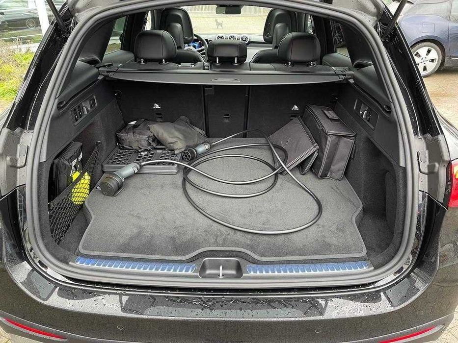 Mersedes Bens GLC 300e (Гибридный)