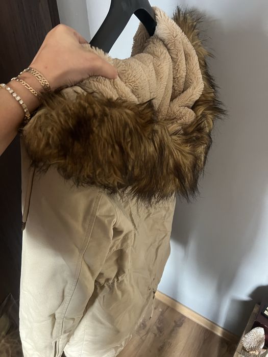 Зимно дамско яке pull and bear с качулка