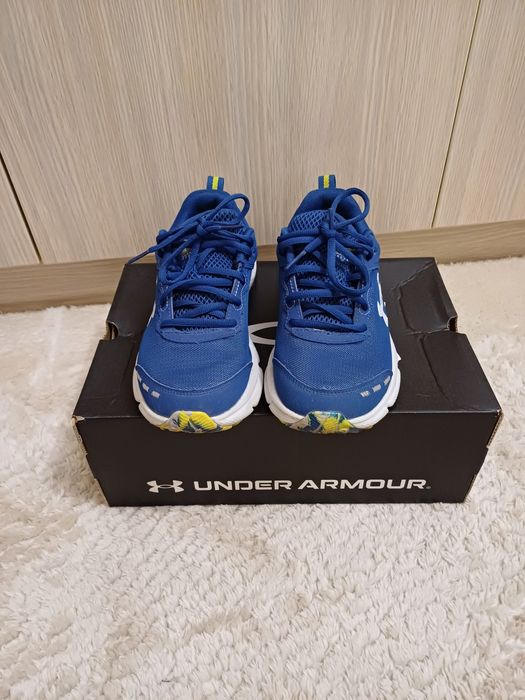 Продаются кроссы  under armour