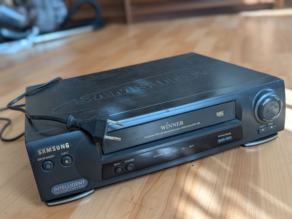 Два Видеомагнитофона