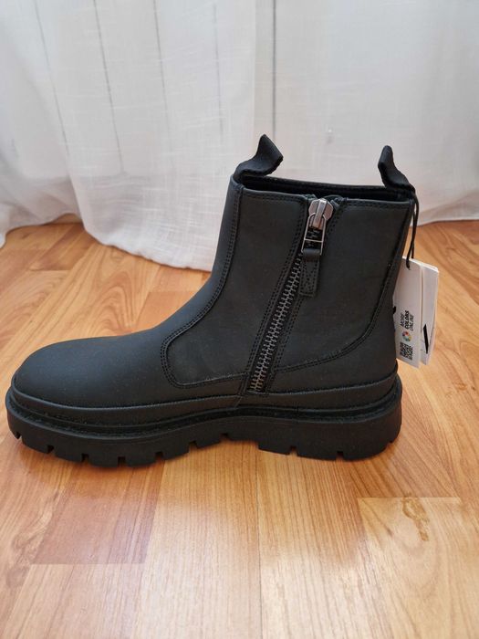 Cizme cu fermoar Zara