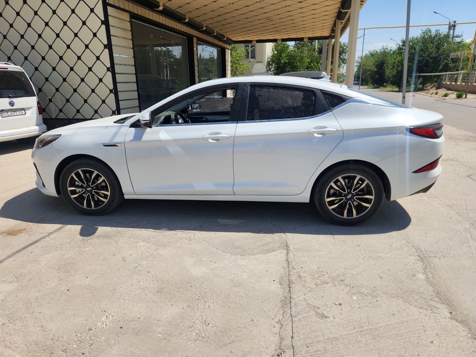 Jac j7 liftbek sotiladi