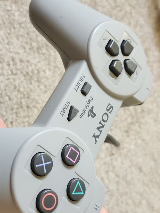 PlayStation Classic конзола с 20 игри