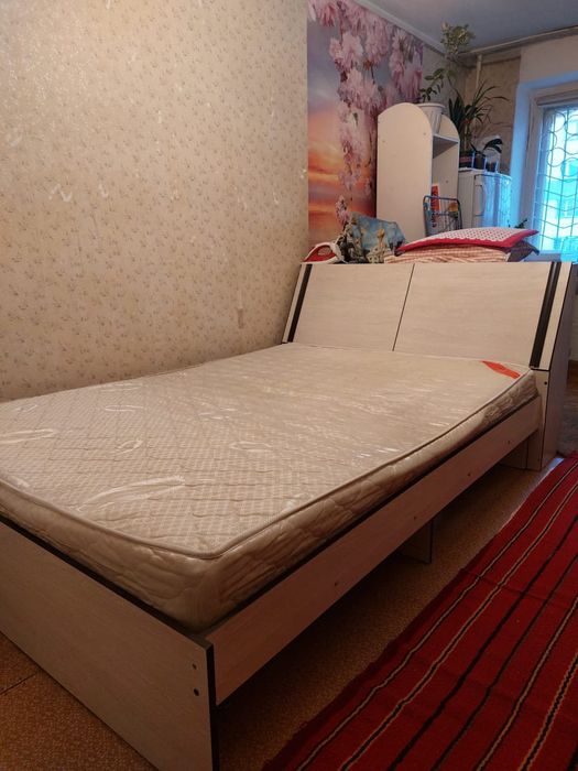 Продам двух спальную кровать