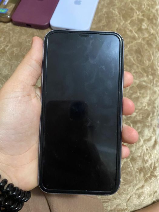 Продам айфон 11 .