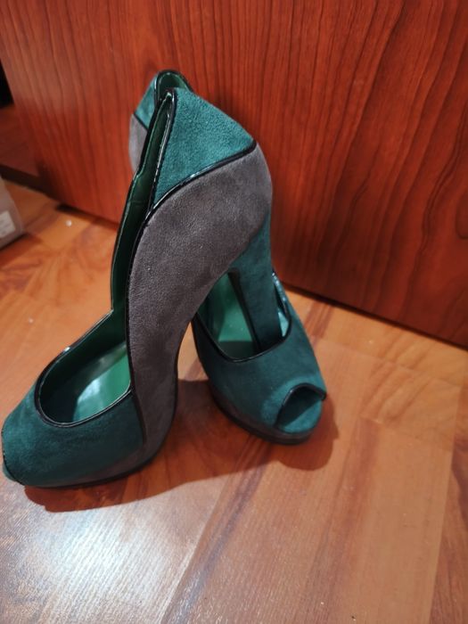 Pantofi in doua culori