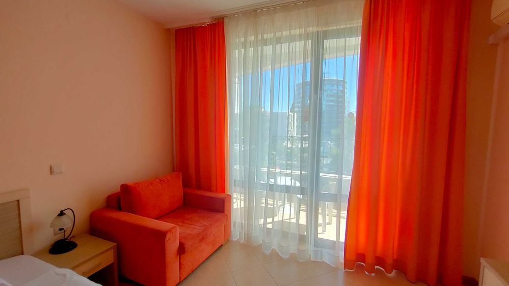 Едностаен апартамент в  луксозен комплекс " Роял Сан" център на курорт