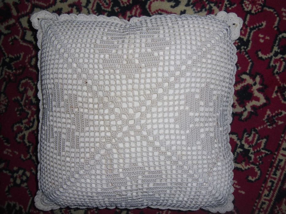 perinita cu fata crosetata macrame
