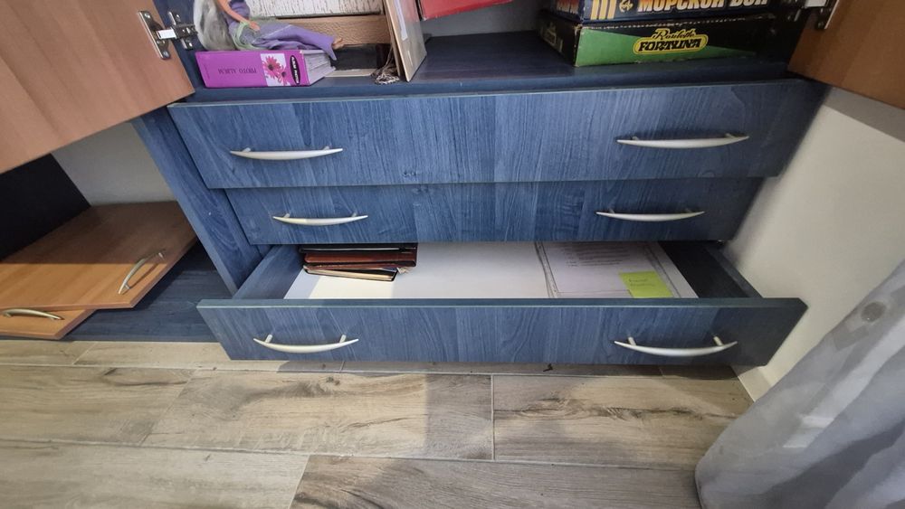 Шкаф гардероб с чекмеджета