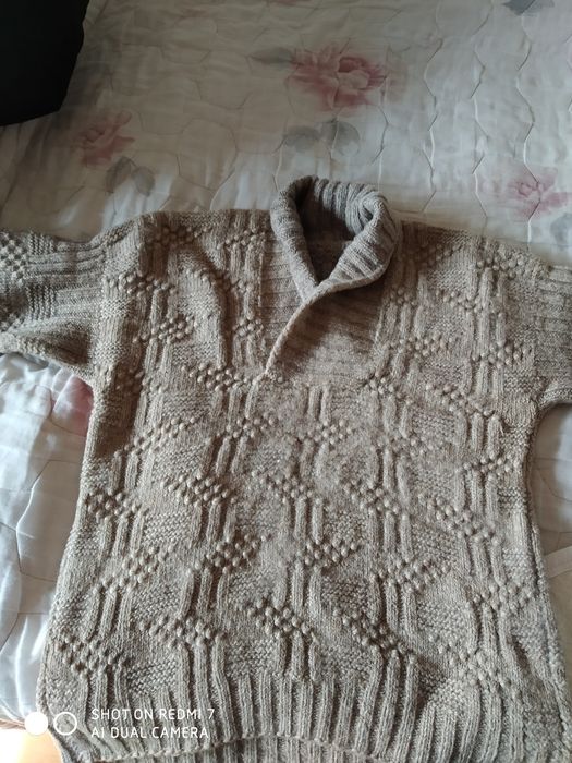 Ръчно плетени фланели и пуловери от вълна Чисто нови