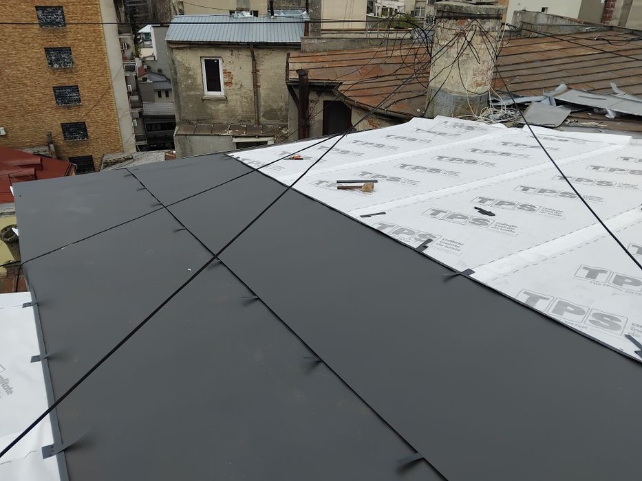 Acoperișuri Premium – Reparații, Velux, Opritori Zăpadă, Deszăpezir