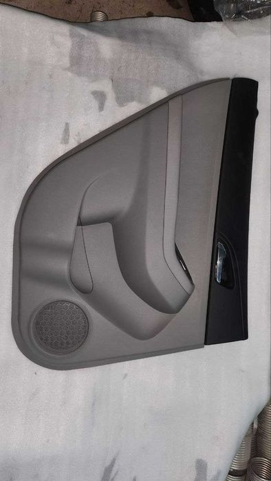 Дверная обшивка Шевроле Орландо. С кнопками в сборе.Новая