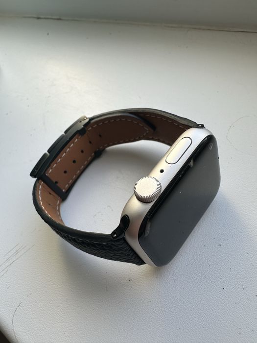 Продам apple watch 44мм se2 gen