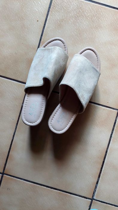 Дамски чехли на платформа