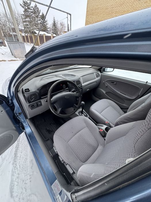 Kia Rio 2001 год