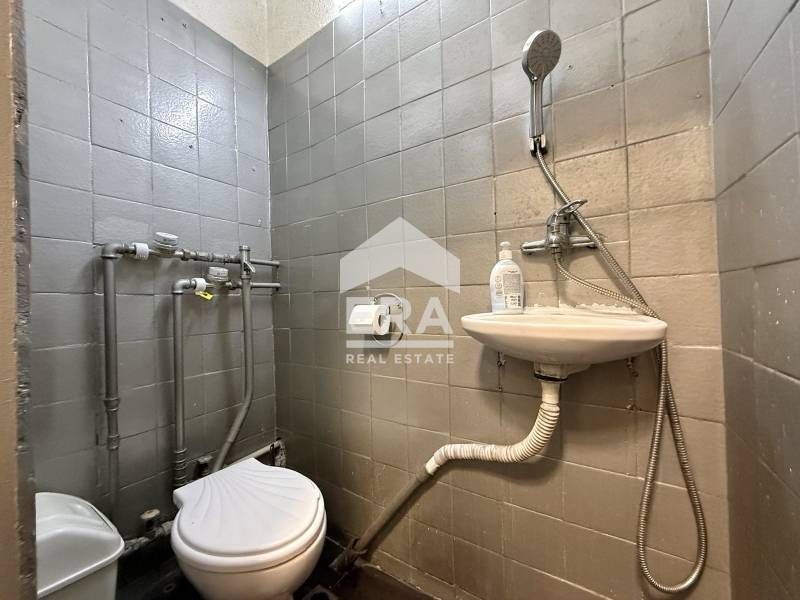 Дава се под наем Магазин в София, Център - 40 кв.м за 1296.42 € - Снимка #3