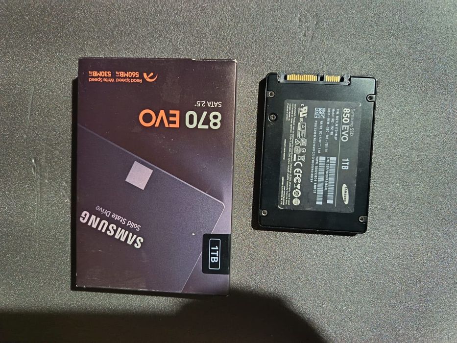Samsug ssd 2TB.   .