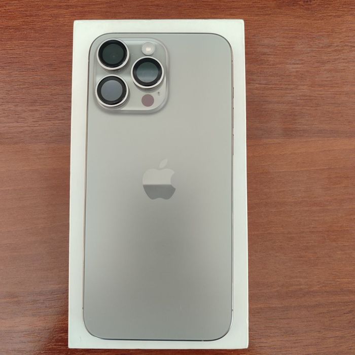 Iphone 15 Pro Max (sim karta, 95%]