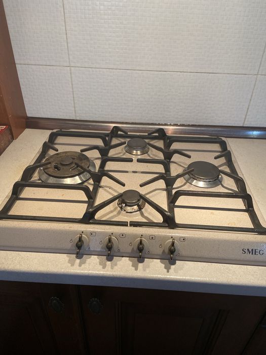 Продается газовая плита SMEG