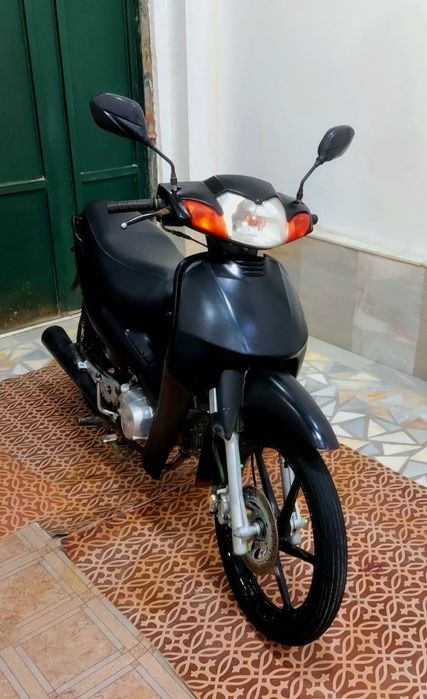 Tricycle motors satiladi baxasi kelsli