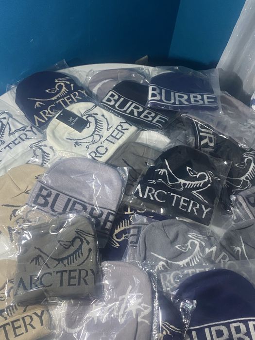 Шапки burberry, arc teryx, corteiz