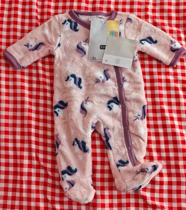 Бебешки дрехи различни размери