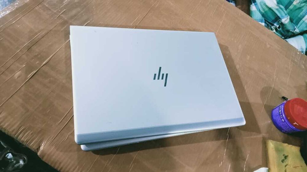 Vand laptop sau schimb cu iphone