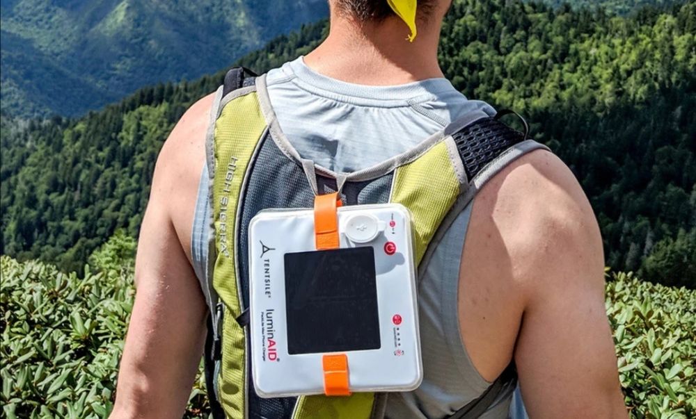 Led Соларен туристически фенер, usb зарядно Lumin Aid