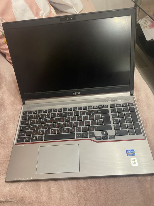 Лаптоп Fujitsu Siemens E753