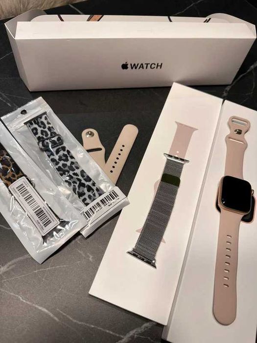 Apple Watch SE 40 mm, rose gold
Apple Watch SE 40 mm (Rose Gold)