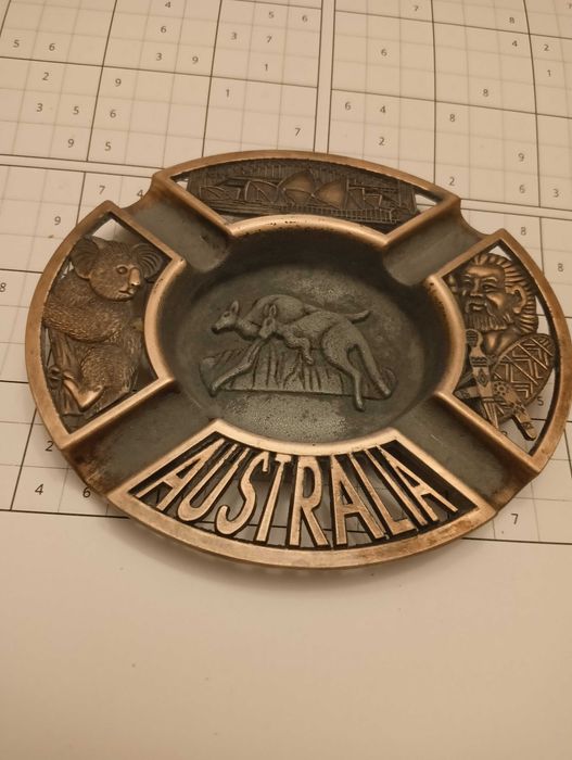 Меден Пепелник от Австралия