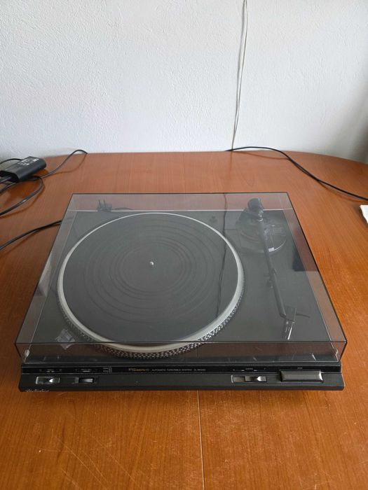 Technics SL-BD22D pick-up vintage. estetic impecabil!! O mica problema la parghia de ridicare a bratului, dar functional!