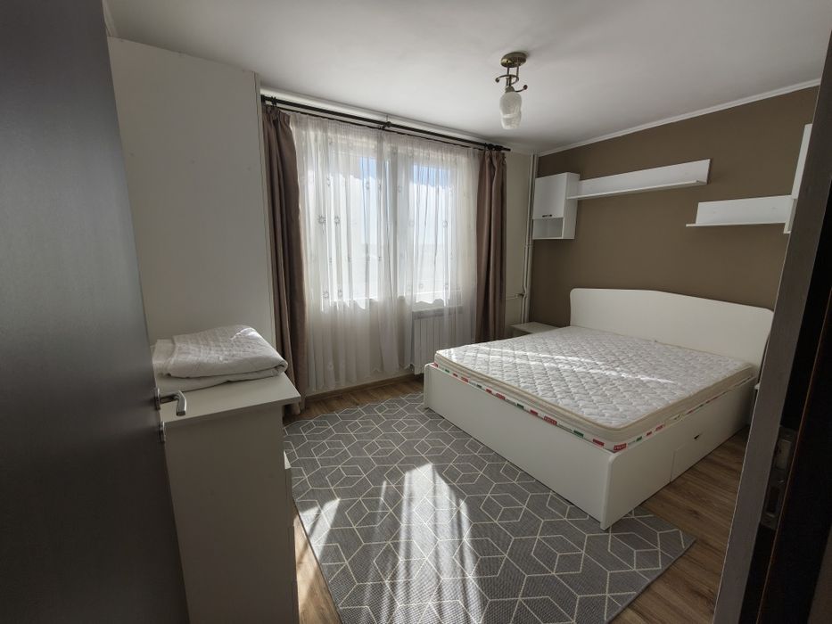 Închiriez apartament