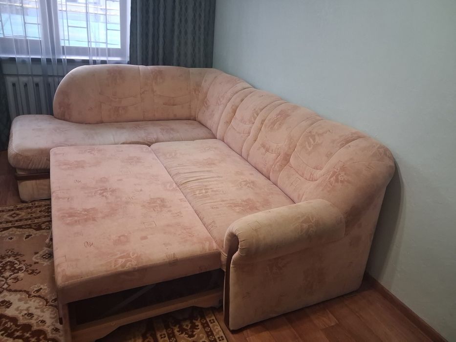 Диван угловой. Б.У. В хорошем  состоянии