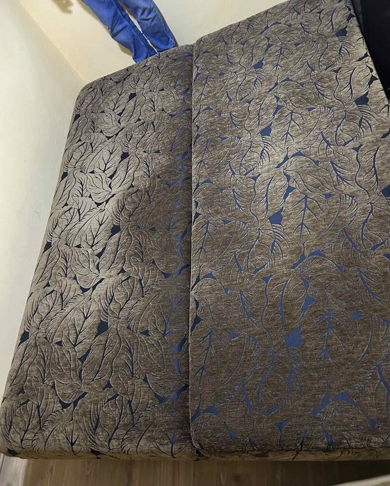 Разтегателен диван