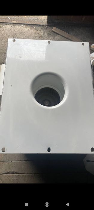 Промышленный гладильный стол с утюгом