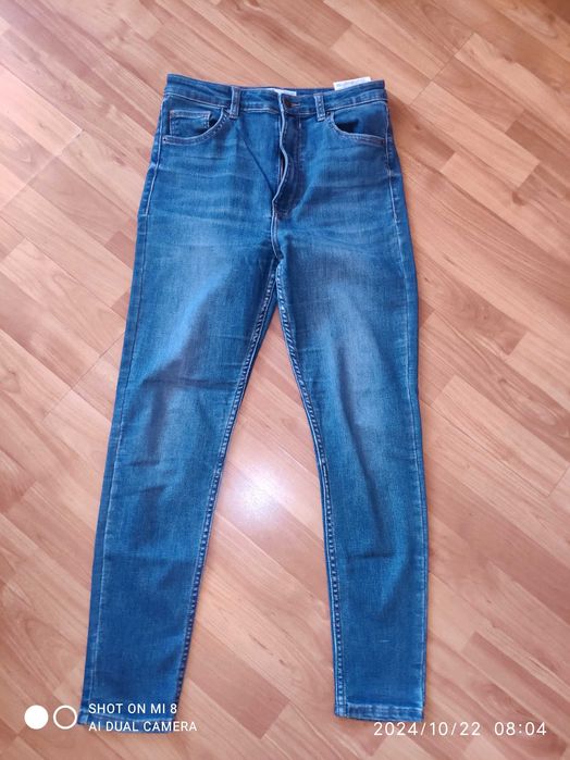 Дамски  дънки Bershka 40 размер