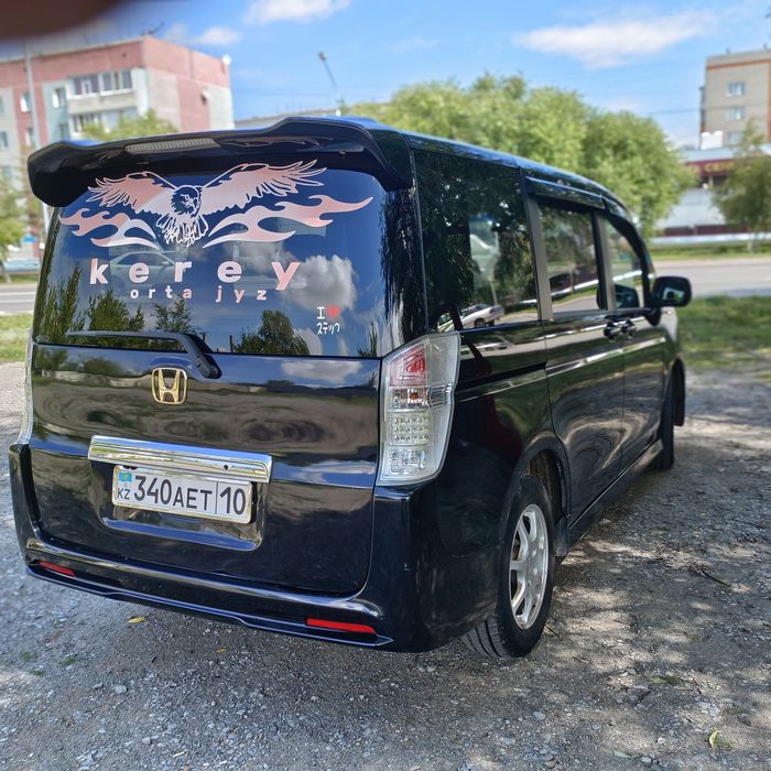 Продам хороший семейный минивен