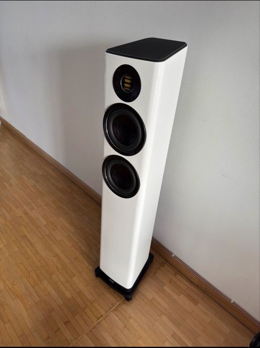 Elac Vela  FS 407
