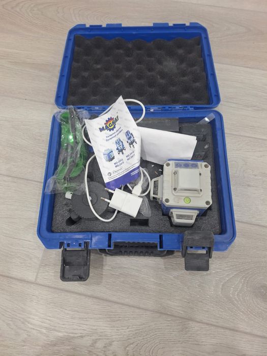 Инструменты для ремонта и кафеля