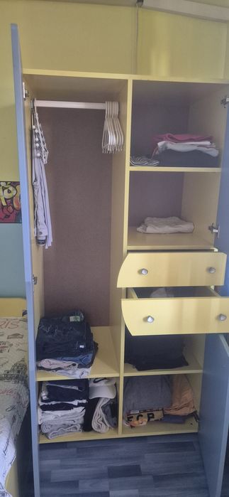 Продавам обзавеждане за детска стая