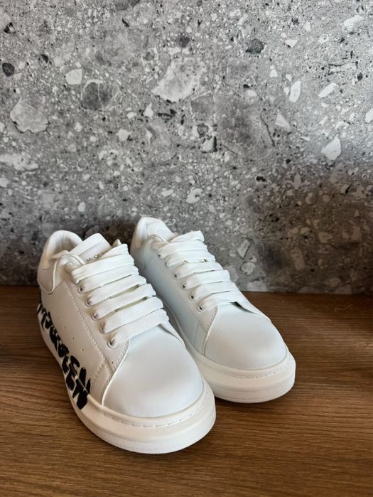 McQueen обувки женски