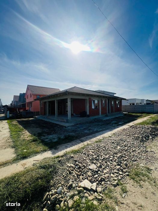 Casa cu predare la cheie in Santandrei langa blocurile ANL